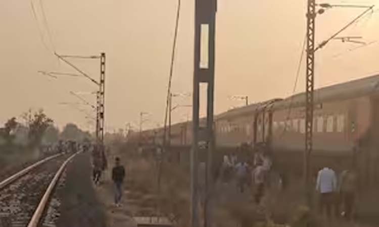 మహారాష్ట్రలో ఘోర రైలు ప్రమాదం..