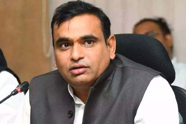 డీకే అరుణకు ఎంపీ కిరణ్ కౌంటర్