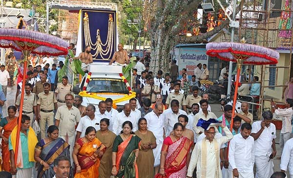 TTD:వైభవంగా శ్రీవారి లక్ష్మీకాసులహారం శోభాయాత్ర