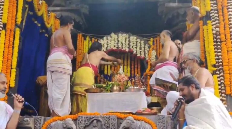 వైభవంగా రథసప్తమి వేడుకలు