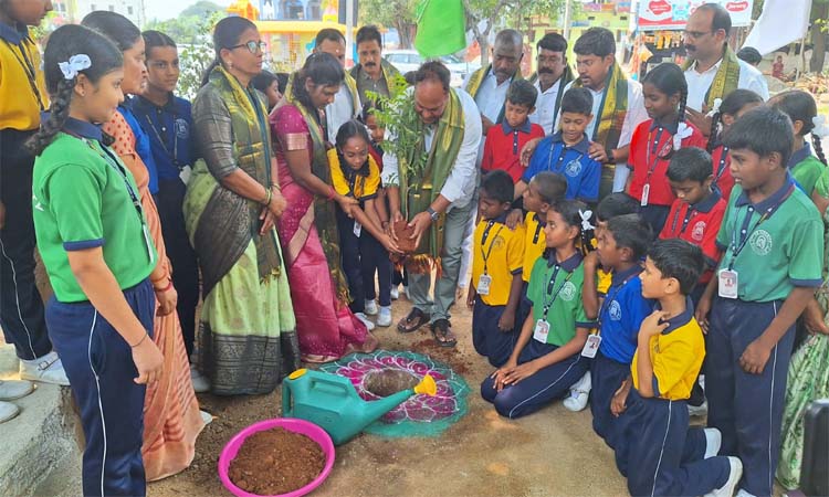 కీసర గ్రీన్ ఛాలెంజ్‌లో చిన్నారులు