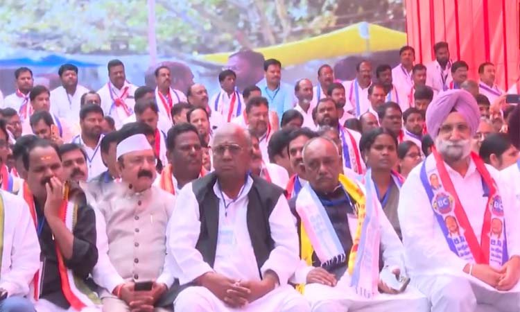 ఢిల్లీలో బీసీ సంఘాల మహాధర్నా..