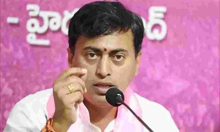 అందగత్తెల కోసం పేదల షాపులకు కూలుస్తారా?