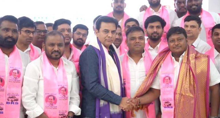 KTR:ఎన్నారైలతో కేటీఆర్ భేటీ