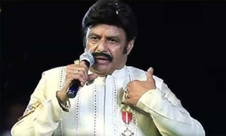 50 ఏళ్లుగా హీరోని..ఎవరూ లేరు!