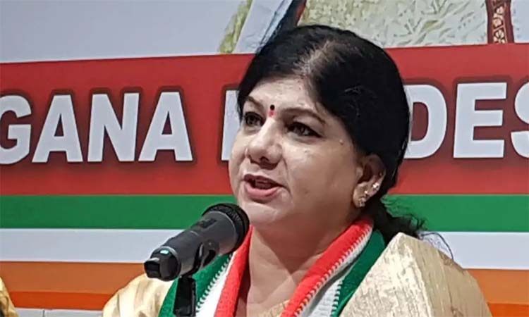 రెడ్డిలు,గౌడ్‌లకే పదవులా?:సునీతా రావు