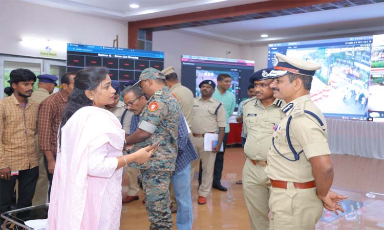 జగన్ జీవితంలో యోగా భాగం కావాలి!