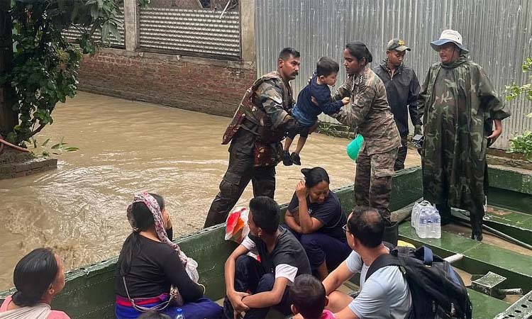 అస్సాంలో భారీ వర్షాలు..నిలిచిన రవాణా