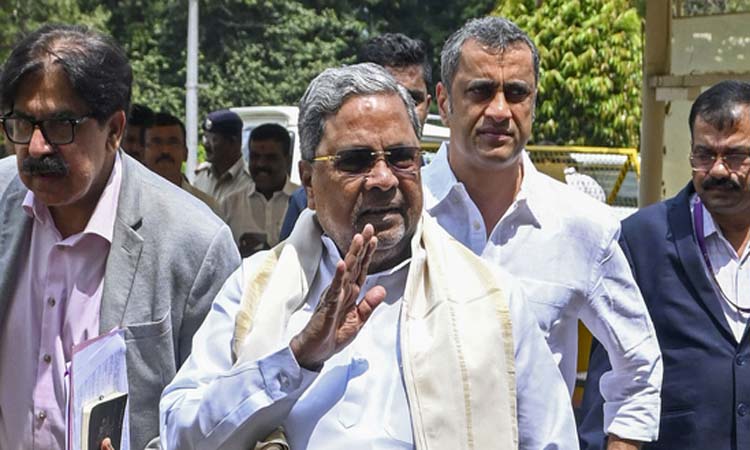 11 ఏళ్ల పాలన..సున్నామార్కులు!