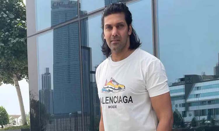 హీరో ఆర్య ఇంట్లో ఐటీ దాడులు