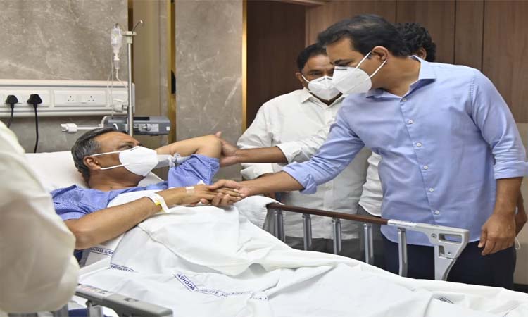 KTR:పల్లాను పరామర్శించిన కేటీఆర్