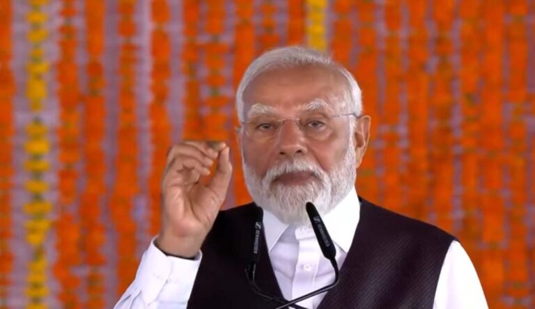 కశ్మీర్ అభివృద్ధిని అడ్డుకోలేరు:మోదీ