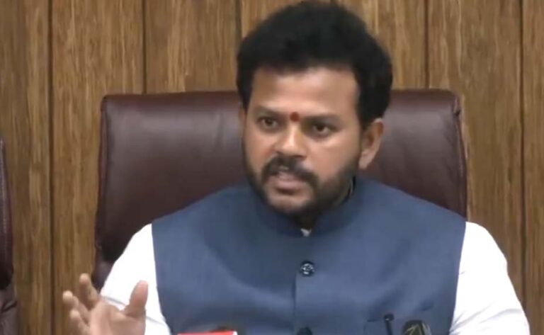 విమాన ప్రమాదం..బాధ్యులపై కఠిన చర్యలు!