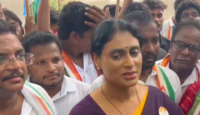 బెట్టింగ్‌లో చనిపోతే.. విగ్రహాలు కడతారా?