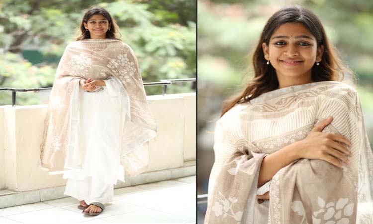 ‘8 వసంతాలు’.. ప్యూర్ లవ్ స్టొరీ