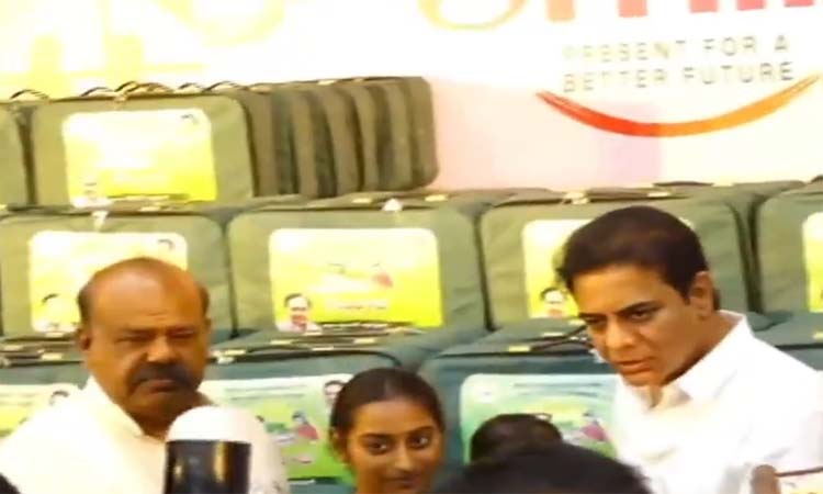 కేటీఆర్ బర్త్ డే..కేసీఆర్‌ కిట్‌ల పంపిణీ