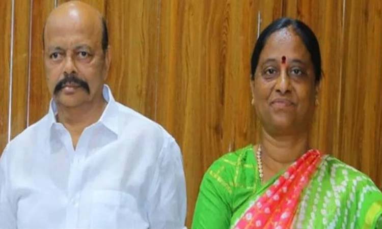 మీనాక్షి నటరాజన్‌తో కొండా దంపతుల భేటీ