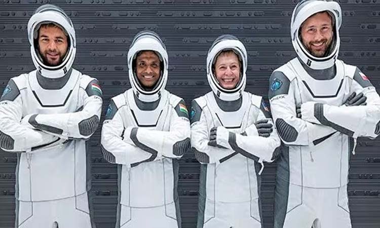 భూమికి చేరుకున్న శుభాంశు శుక్లా