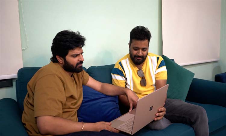 శ్రీ విష్ణు ..”లోపలికి రా చెప్తా”