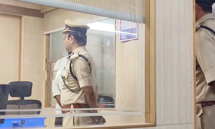 లక్కీ భాస్కర్ స్టైల్‌లో మోసం!