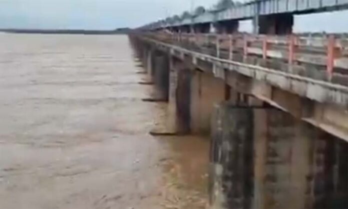 Dhavaleshwaram barage