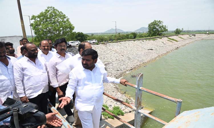 కోమటిరెడ్డి ఉండాల్సింది జైలులో!