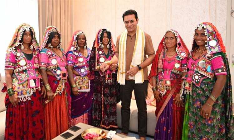 కేటీఆర్‌కు రాఖీ కట్టిన లగచర్ల ఆడబిడ్డలు