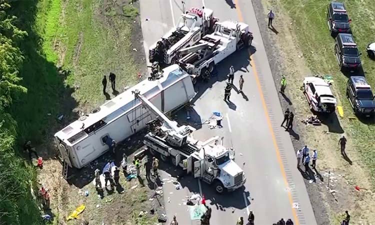 అమెరికాలో ఘోర రోడ్డు ప్రమాదం..