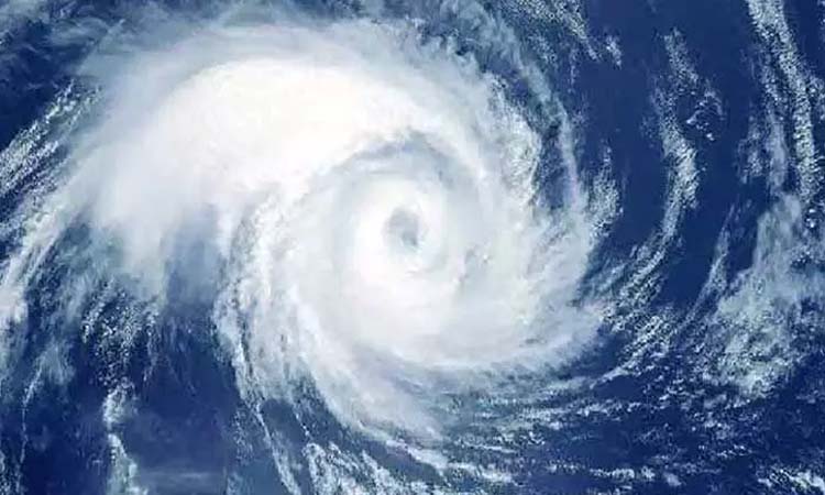 తీరం దాటిన తుపాను..ఎల్లో అలర్ట్