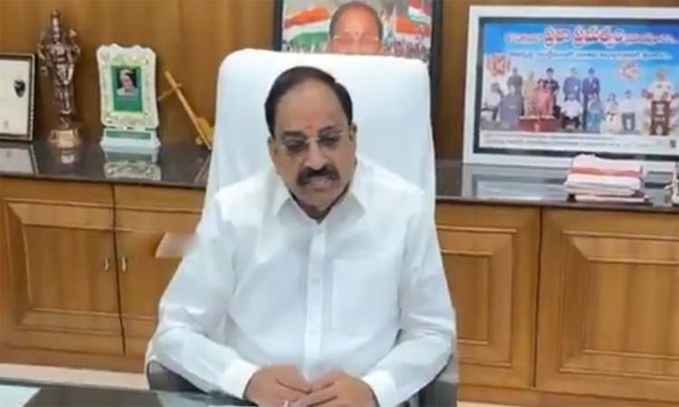 విధులకు ఆలస్యం..తుమ్మల ఆగ్రహం