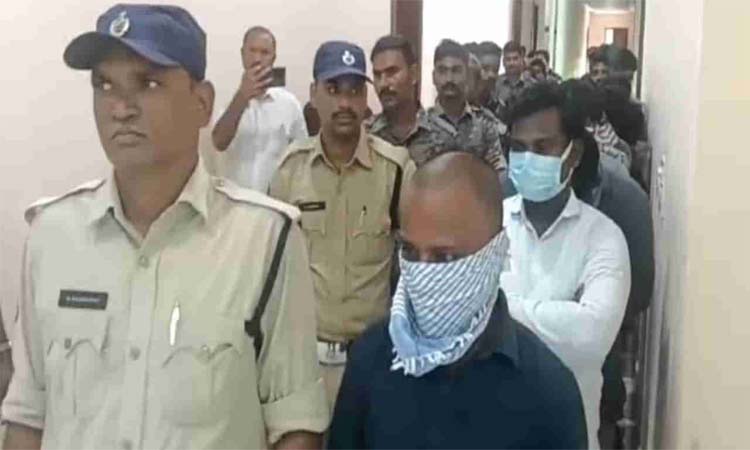 లాకర్‌లో బంగారం మాయం..చివరకు!