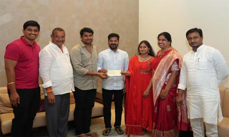 రైతుల కోసం..ఎమ్మెల్యే రూ.2కోట్ల విరాళం!