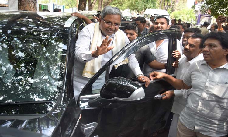 సీఎం కారుపై ట్రాఫిక్ చలనాలు!