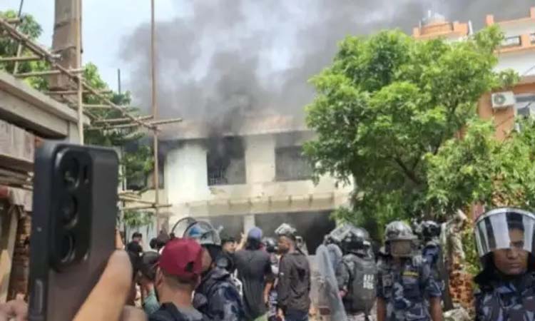 నేపాల్‌లో తీవ్ర రాజకీయ సంక్షోభం..