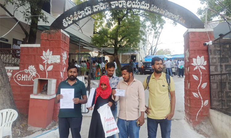 జూబ్లీహిల్స్‌ బై పోరు..నిరుద్యోగుల నామినేషన్