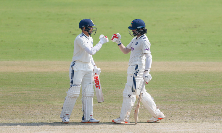 రెండో టెస్టులో టీమిండియా గెలుపు