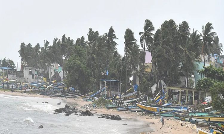 కాకినాడ పోర్టు..గ్రేట్‌ డేంజర్‌ సిగ్నల్‌