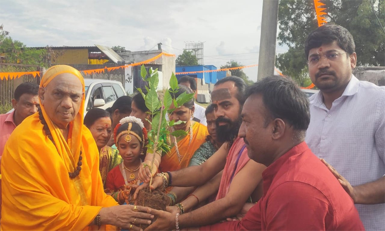 కైలాసనాధ స్వామి ఆలయంలో గ్రీన్ ఛాలెంజ్