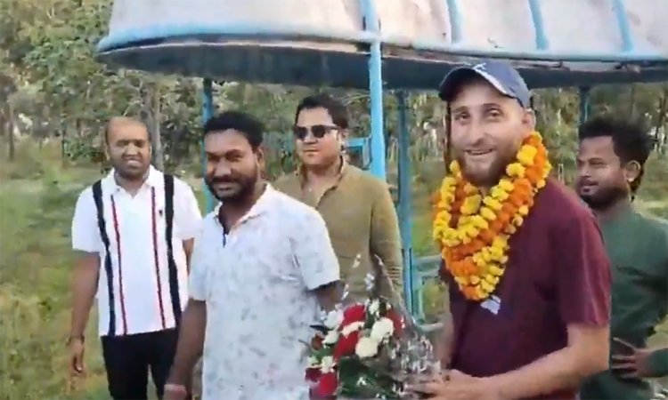 ‘పహల్గామ్ హీరో’కి ఘన స్వాగతం