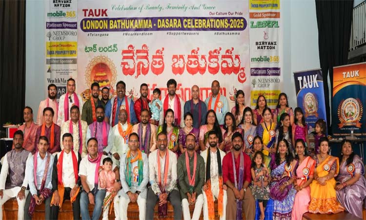 వైభవంగా ‘టాక్ – చేనేత బతుకమ్మ – దసరా’ సంబరాలు