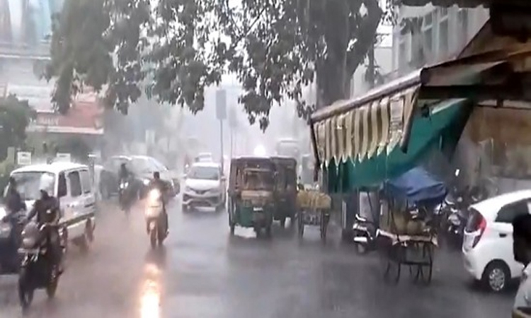 TG:16 జిల్లాలకు ఫ్లాష్ ఫ్లడ్ ముప్పు