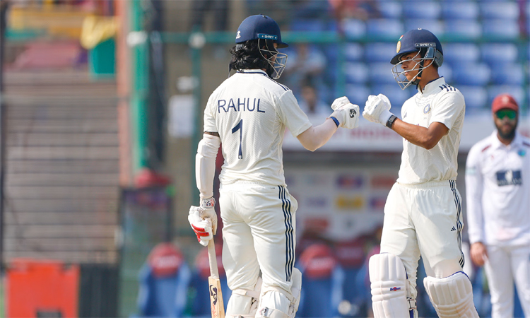 విజయానికి చేరువలో టీమిండియా