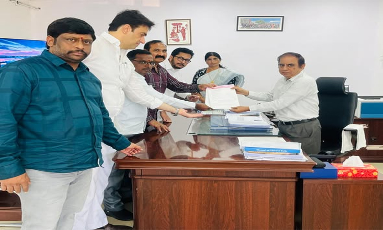 కాంగ్రెస్ దుర్మార్గాలపై ఈసీకి ఫిర్యాదు