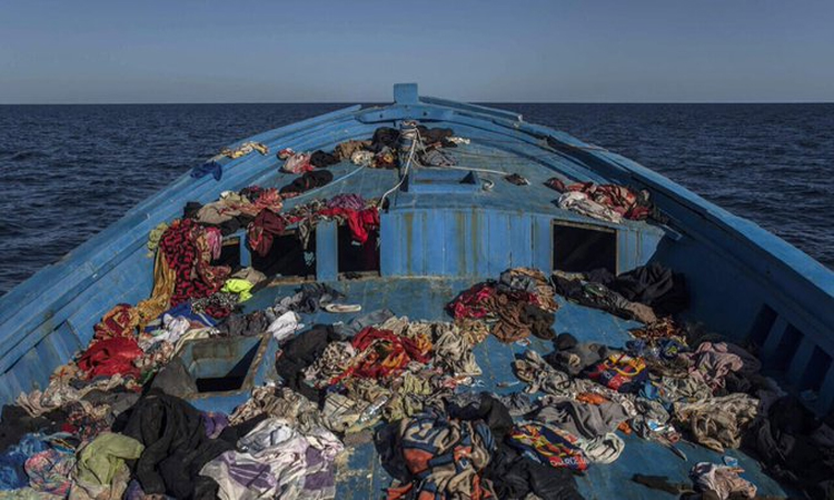 లిబియాలో పడవ బోల్తా..