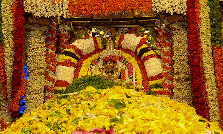 TTD:శోభాయమానంగా అమ్మవారి పుష్పయాగం