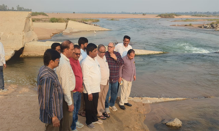 చెక్ డ్యాం పేల్చివేతపై విచారణ జరిపించాలి