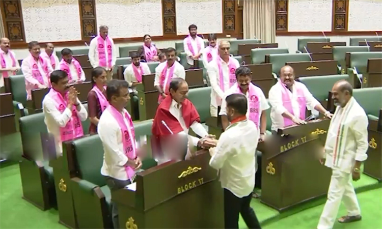 అసెంబ్లీ హాల్‌లో ఆసక్తికర సన్నివేశం