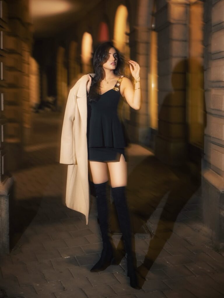 Malvika Sharma Amazing Looks In Black