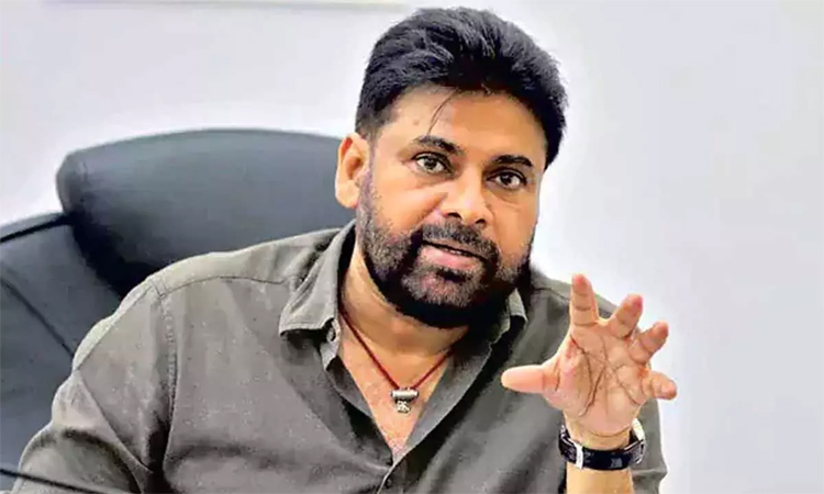 పవన్ వ్యాఖ్యలపై కాంగ్రెస్‌ నేతల ఫైర్!