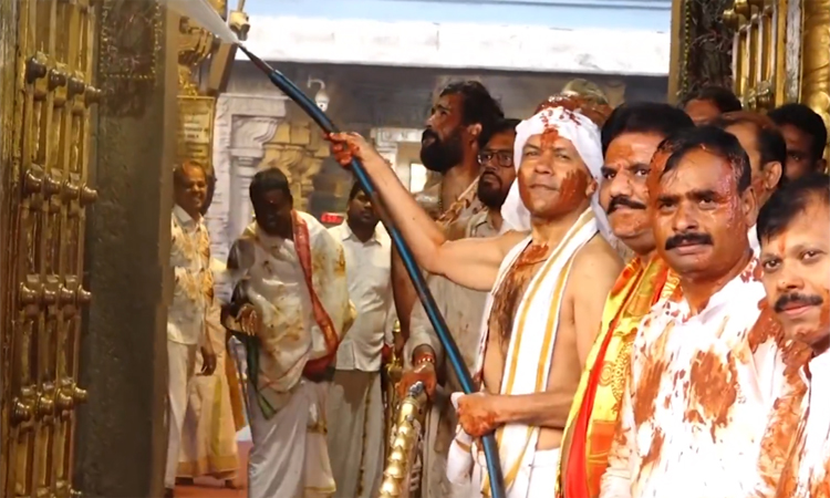 తిరుమలలో కోయిల్ ఆళ్వార్ తిరుమంజనం